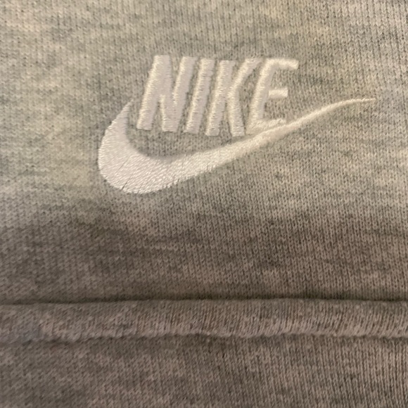 Nike sweater bundle - Picture 4 of 9